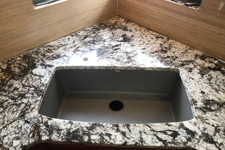 Custom Kitchen Countertop & Sink